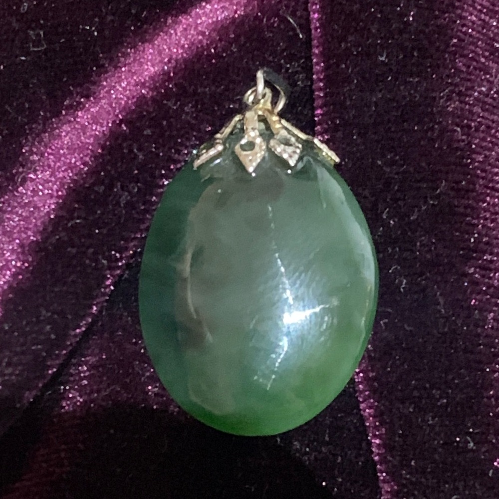 🥶 5/$18 - Green Stone Oval Pendant